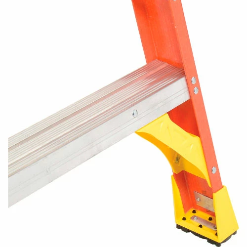 Werner 6' Fiberglass Platform Step Ladder 300 lb. Cap - P6206 10 Werner 6' Fiberglass Platform Step Ladder 300 lb. Cap - P6206 - Image 8