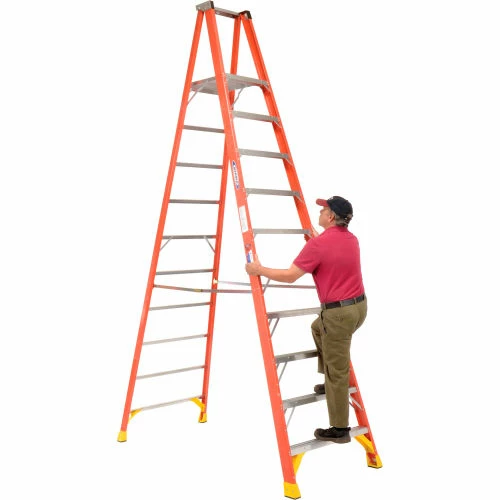 Werner 10' Fiberglass Platform Step Ladder 300 lb. Cap - P6210 6 Werner 10' Fiberglass Platform Step Ladder 300 lb. Cap - P6210 - Image 4