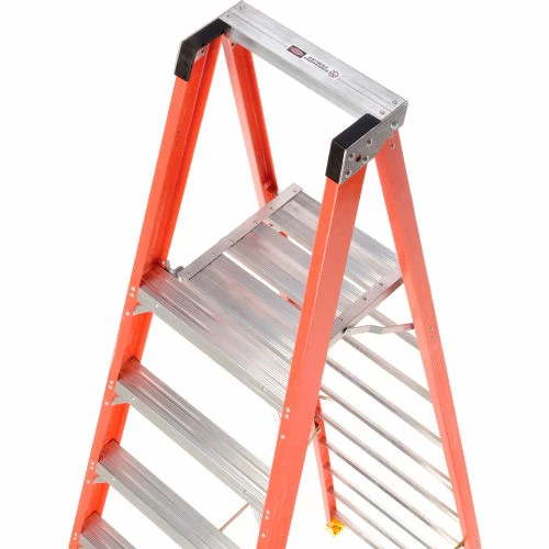 Werner 10' Fiberglass Platform Step Ladder 300 lb. Cap - P6210 7 Werner 10' Fiberglass Platform Step Ladder 300 lb. Cap - P6210 - Image 5