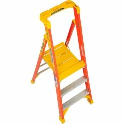 Werner 3' Type 1A Fiberglass Podium Ladder - PD6203 -Ladders Sales Store 640771 02
