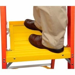 Werner 4' Type 1A Fiberglass Podium Ladder - PD6204 -Ladders Sales Store 640772 03