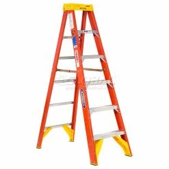 Werner 6' Fiberglass Step Ladder w/ Plastic Tool Tray 300 lb. Cap - 6206 -Ladders Sales Store 942810 02
