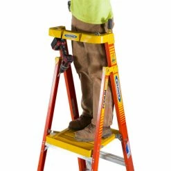 Werner 6' Type 1A Fiberglass Podium Ladder - PD6206 -Ladders Sales Store PD6204 FI GuardRailToolsProMale