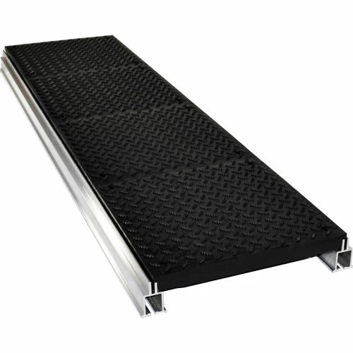 Wearwell® FOUNDATION Diamond-Plate Platform KIT 4"H x 36"W x 18"L 3 Wearwell® FOUNDATION Diamond-Plate Platform KIT 4"H x 36"W x 18"L